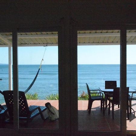 Oceanfront Bungalows - Paradise Rentals Santa Catalina Exterior foto